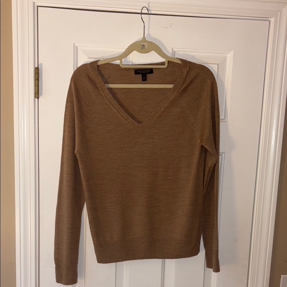 Banana Republic Women's Brown V-Neck Sweater